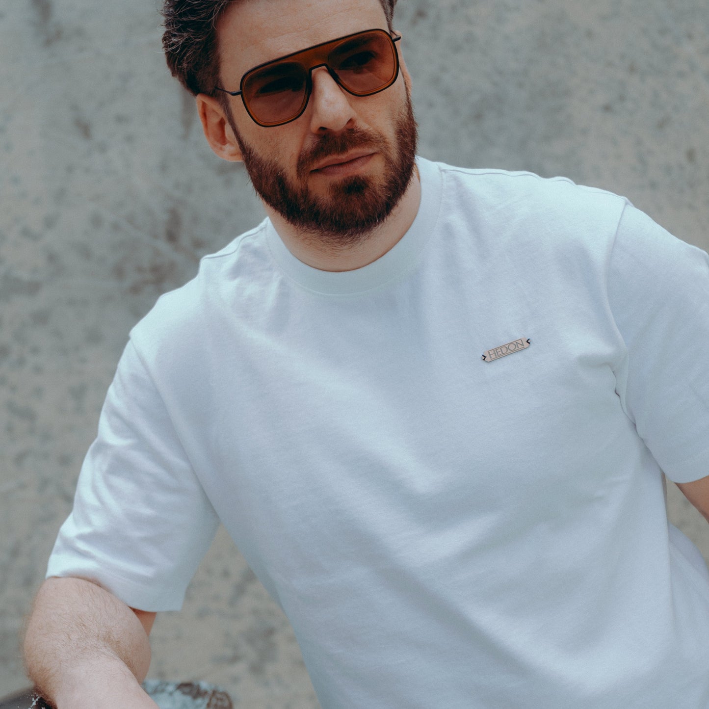 SIGNATURE WHITE T