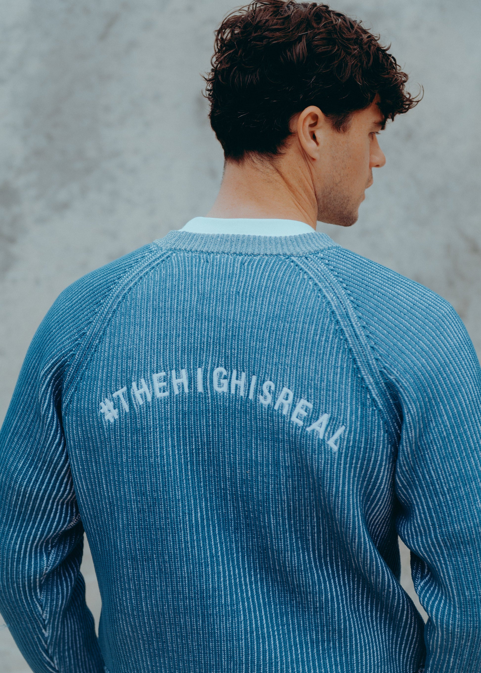 BLUE KNIT SWEATER