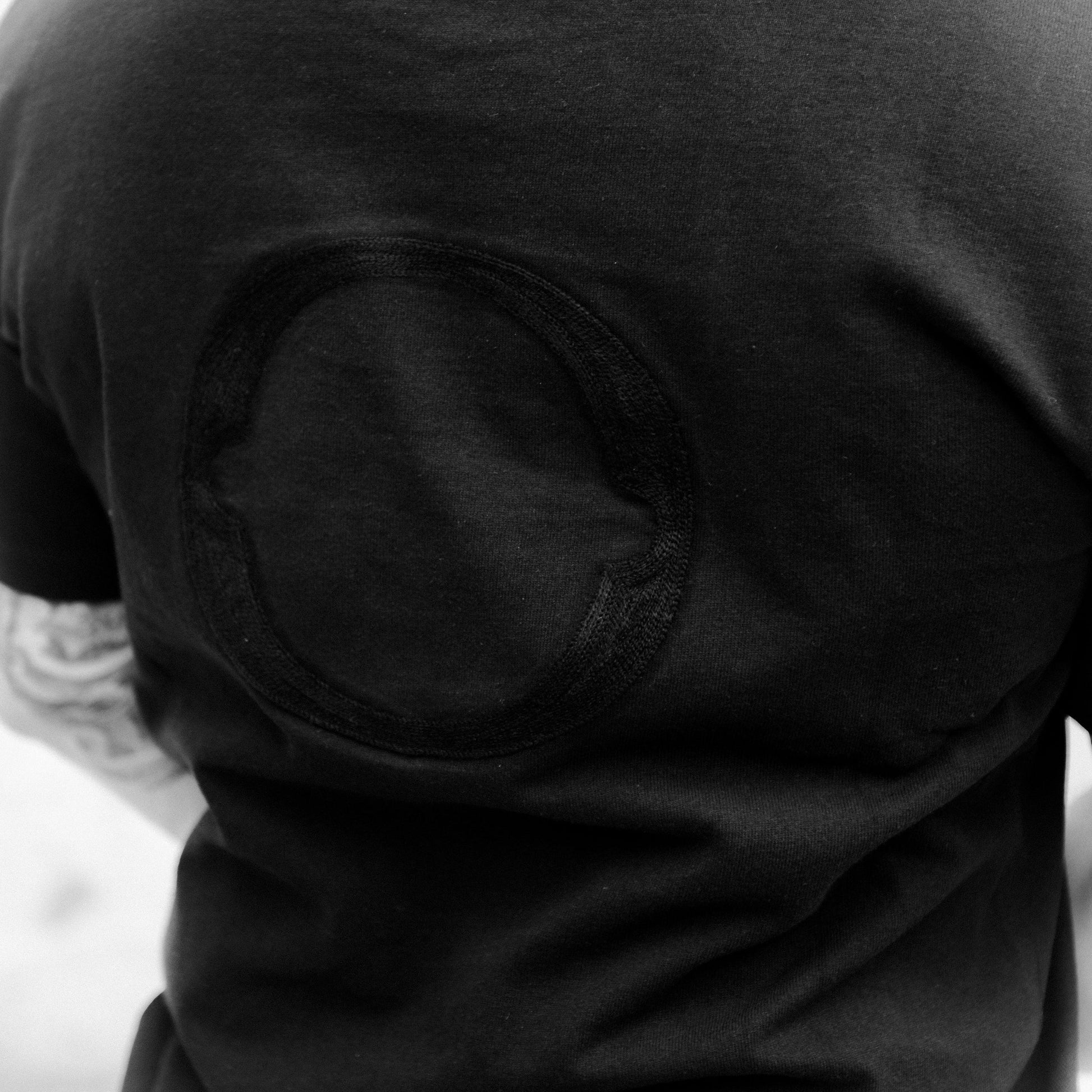 SIGNATURE BLACK T